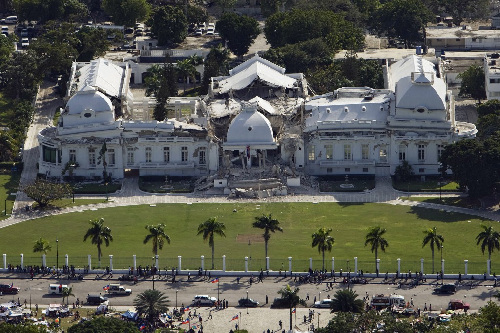 The Haitian national palace shows heavy damage after an earthquake measuring 7 plus on the Richter scale rocked Port au Prince Haiti just before 5 pm yesterday, January 12, 2009.